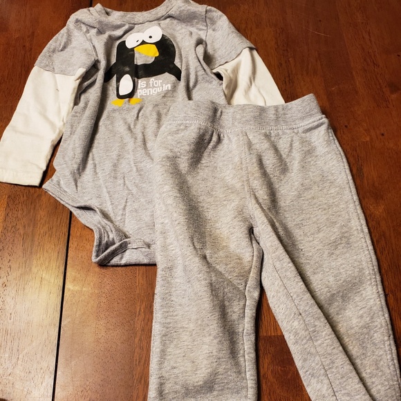 24 Month - Mixed Brand Bodysuits and Pants - 24A - Picture 6 of 8